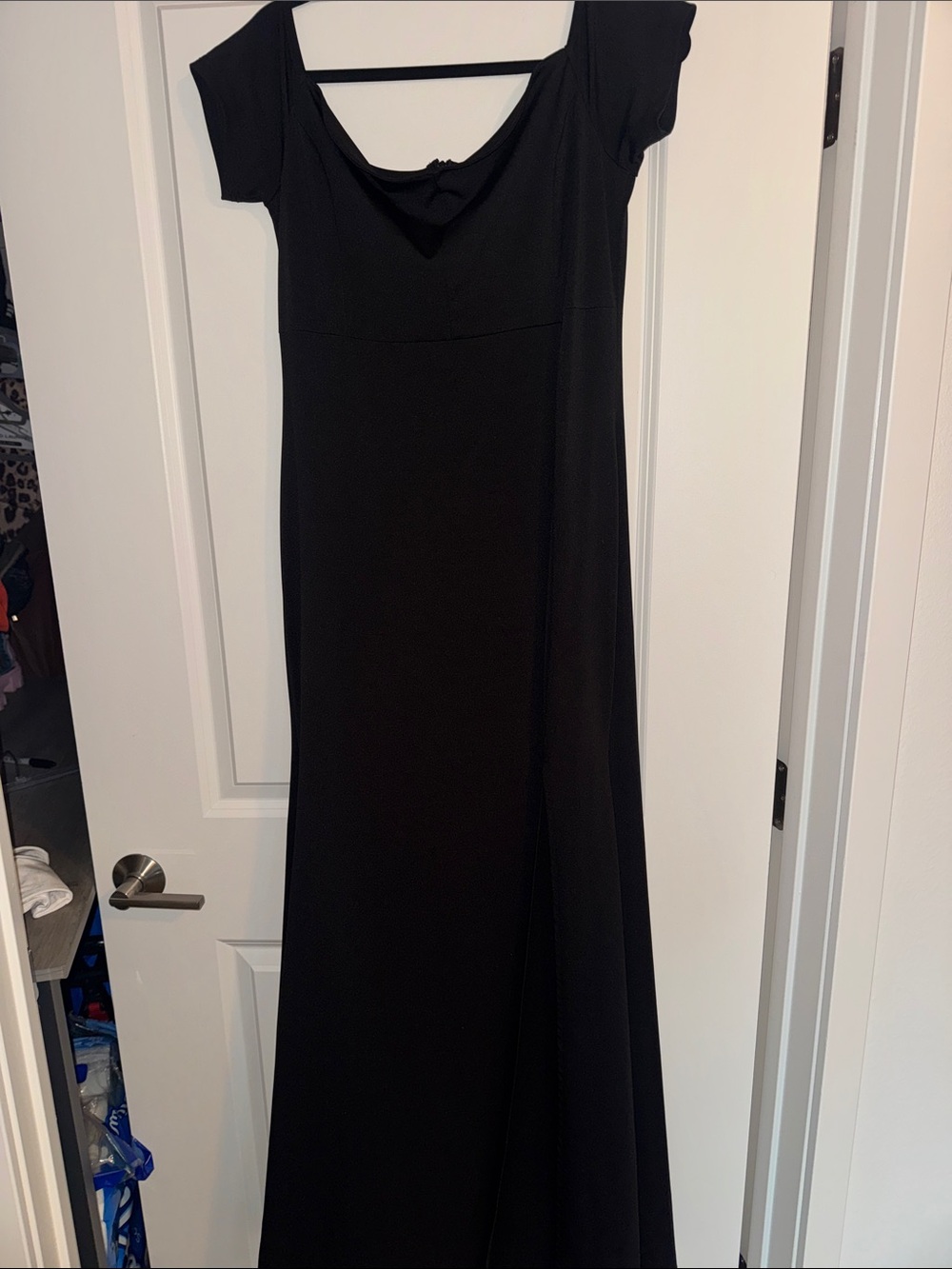 Elegant Black Women’s Maxi Dress with Scoop Neck with Slit